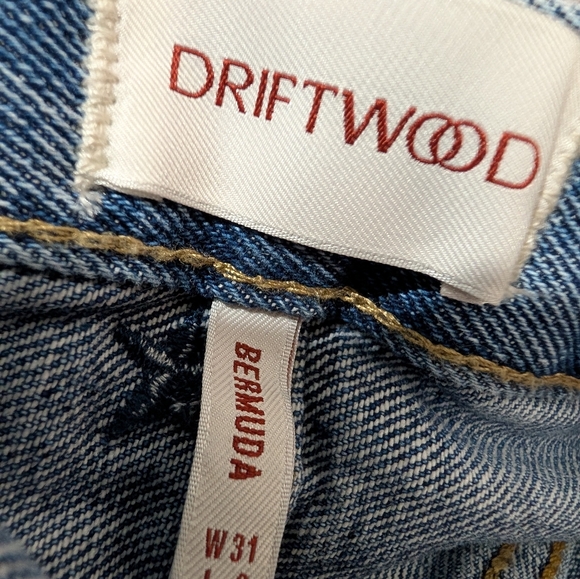 Driftwood Embroidered Stars Bermuda Shorts Size 31 New With Tags - Picture 9 of 9